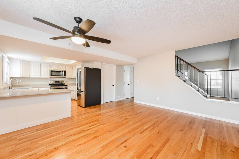 3,125/Mo, 8933 W Star Ave Littleton, CO 80128 Living Room View 3