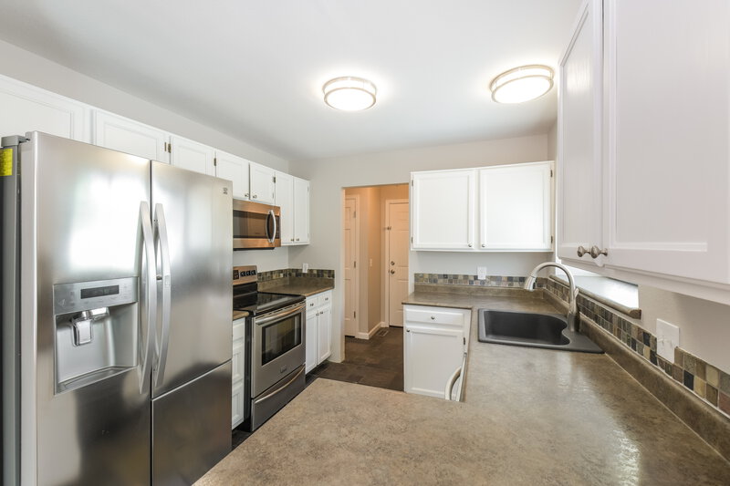 3,220/Mo, 3667 S Fundy Way Aurora, CO 80013 Kitchen View