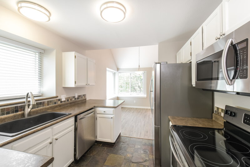 3,220/Mo, 3667 S Fundy Way Aurora, CO 80013 Kitchen View 2