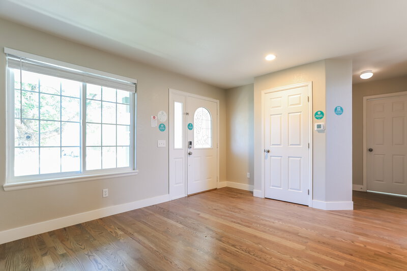 3,125/Mo, 19754 New Market Ct Parker, CO 80134 Living Room View 2