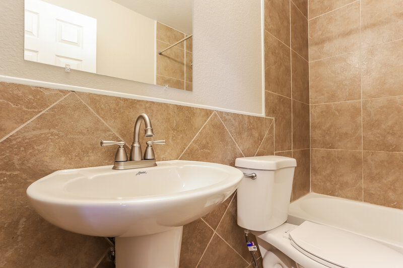 3,125/Mo, 19754 New Market Ct Parker, CO 80134 Bathroom View