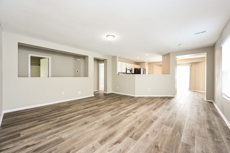 3,125/Mo, 7552 Brown Bear Ct Littleton, CO 80125 Living Room View 2