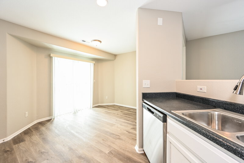 3,125/Mo, 7552 Brown Bear Ct Littleton, CO 80125 Dining Room View