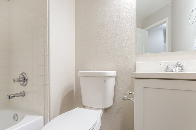 3,090/Mo, 3790 S Lisbon Ct Aurora, CO 80013 Bathroom View