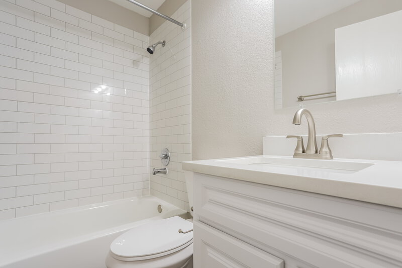 2,670/Mo, 8303 Sandreed Cir Parker, CO 80134 Main Bathroom View