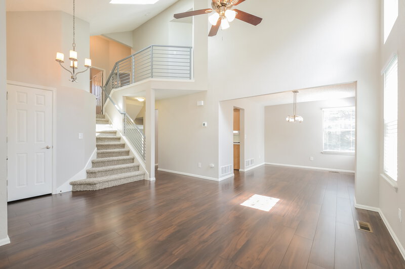 2,725/Mo, 18842 E Chenango Pl Aurora, CO 80015 Living Room View