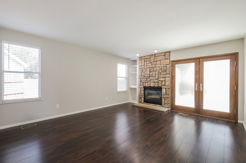 2,725/Mo, 18842 E Chenango Pl Aurora, CO 80015 Living Room View 3