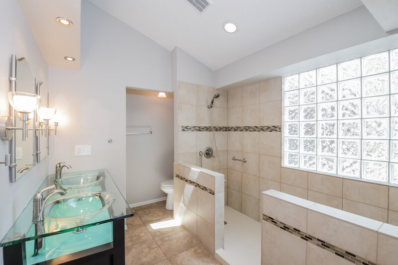 2,725/Mo, 18842 E Chenango Pl Aurora, CO 80015 Main Bathroom View