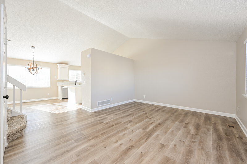 0/Mo, 19708 E Radcliff Pl Centennial, CO 80015 Living Room View