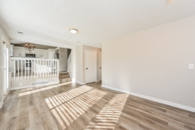 0/Mo, 19708 E Radcliff Pl Centennial, CO 80015 Family Room View