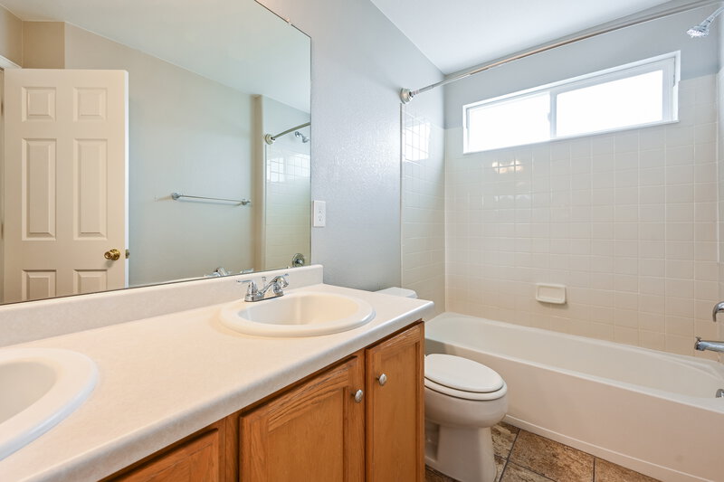 2,945/Mo, 6635 Fonder Dr Parker, CO 80134 Bathroom View