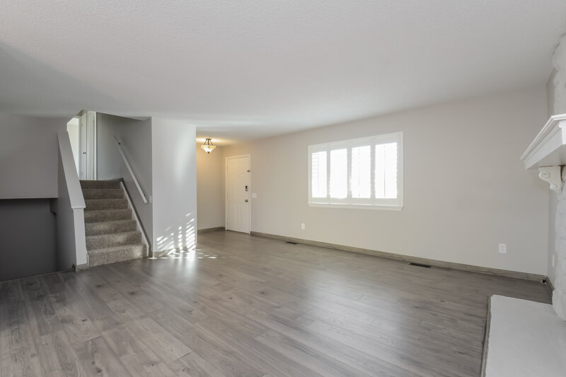 2,690/Mo, 8887 W 86th Ave Westminster, CO 80005 Living Room View 2