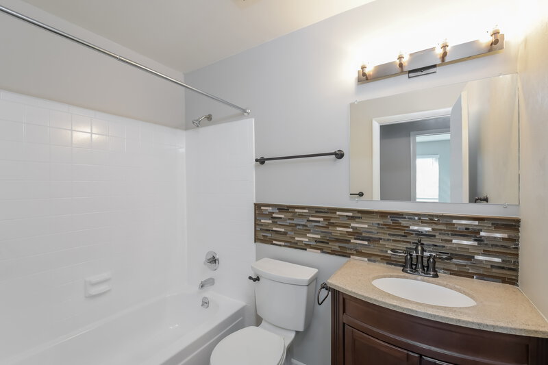 2,690/Mo, 8887 W 86th Ave Westminster, CO 80005 Bathroom View