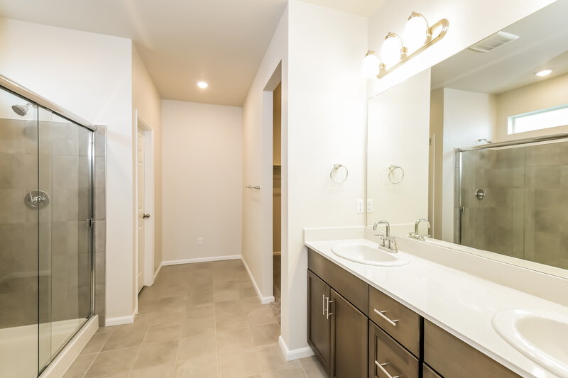 2,915/Mo, 9207 Salida St Commerce City, CO 80022 Main Bathroom View