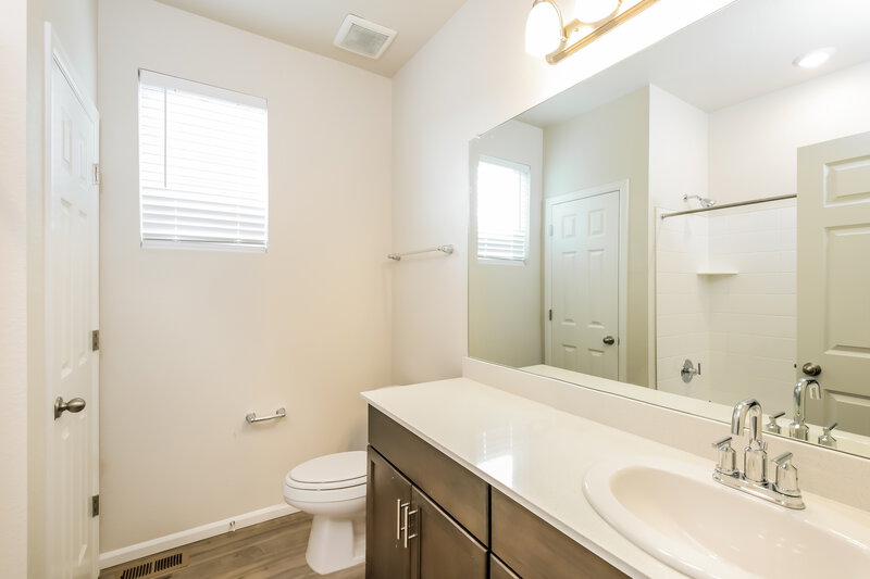 2,915/Mo, 9207 Salida St Commerce City, CO 80022 Bathroom View