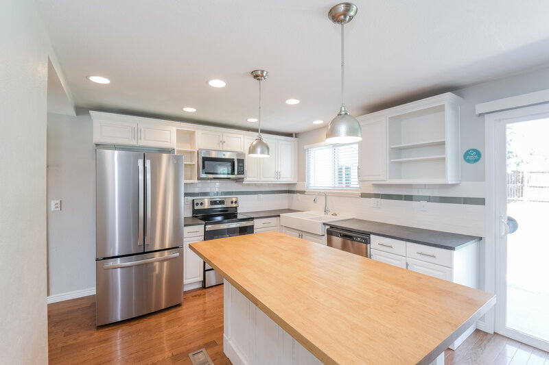 3,390/Mo, 16903 E Crestline Ave Centennial, CO 80015 Kitchen View