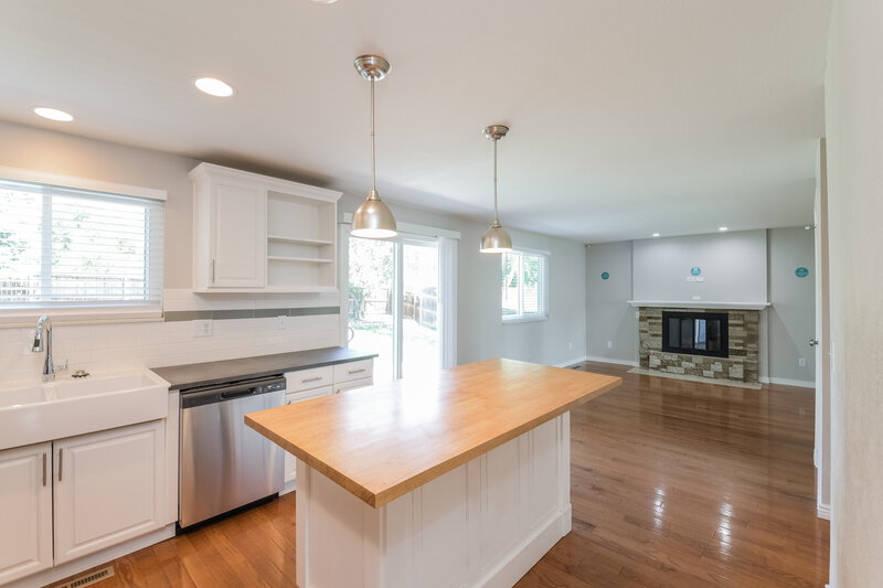 3,390/Mo, 16903 E Crestline Ave Centennial, CO 80015 Kitchen View 2