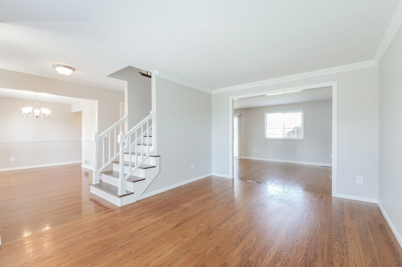 3,390/Mo, 16903 E Crestline Ave Centennial, CO 80015 Sitting Room View