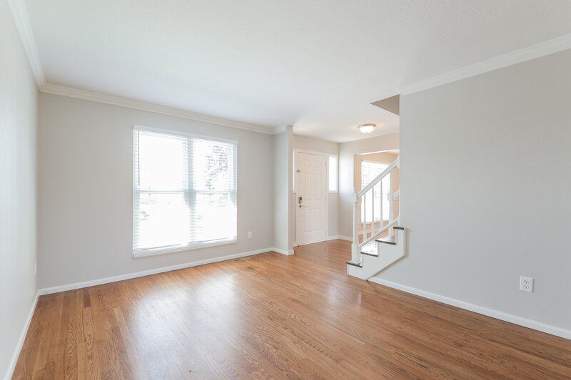 3,390/Mo, 16903 E Crestline Ave Centennial, CO 80015 Sitting Room View 2