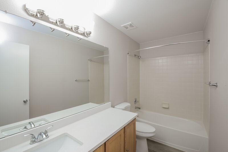 3,210/Mo, 9662 Lamar Pl Westminster, CO 80021 Bathroom View