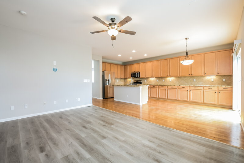 3,570/Mo, 5647 S Buchanan St Aurora, CO 80016 Living Room View 2