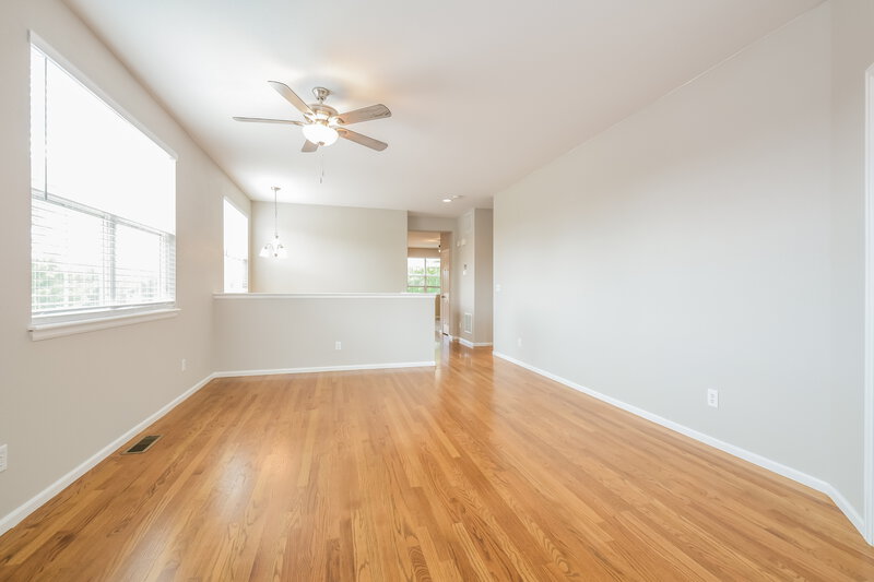3,570/Mo, 5647 S Buchanan St Aurora, CO 80016 Family Room View