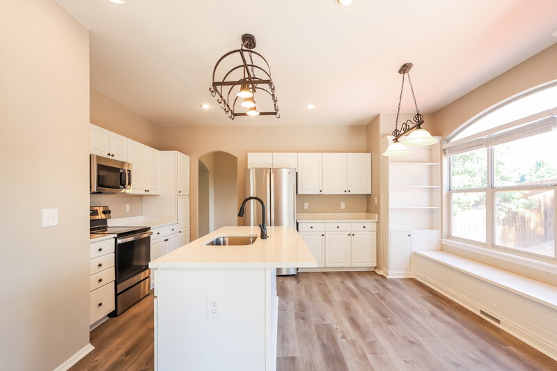 3,450/Mo, 17747 E Dorado Dr Centennial, CO 80015 Kitchen View 2