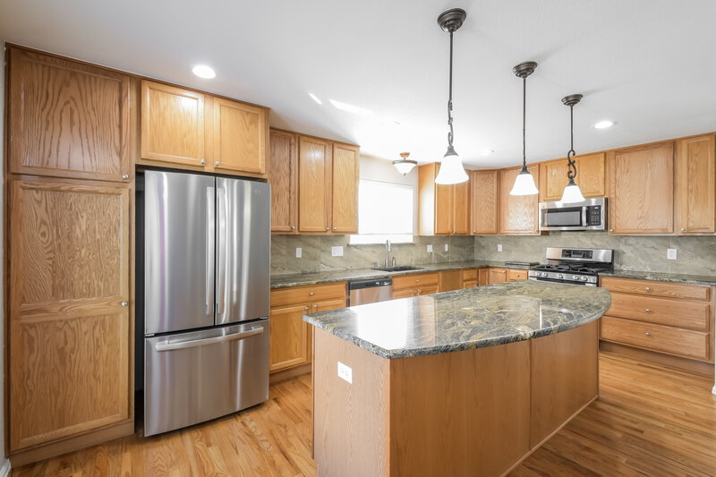 2,605/Mo, 4223 Pioneer Pl Brighton, CO 80601 Kitchen View