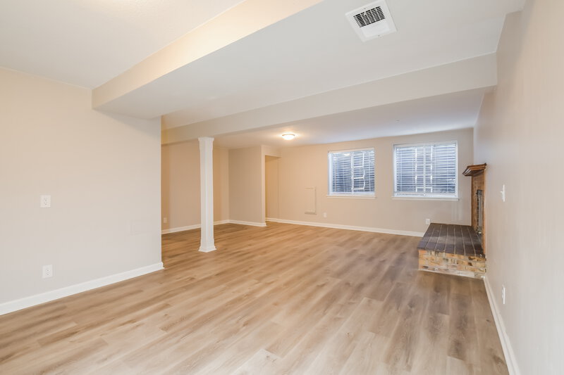 2,825/Mo, 4494 S Bahama Way Aurora, CO 80015 Sitting Room View 2