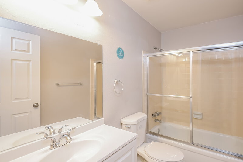 2,825/Mo, 4494 S Bahama Way Aurora, CO 80015 Bathroom View