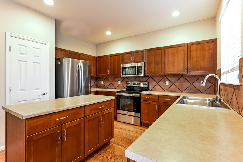 2,775/Mo, 4340 S Iris Ct Littleton, CO 80123 Kitchen View