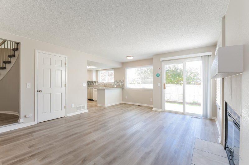 3,295/Mo, 3253 S Bahama St Aurora, CO 80013 Living Room View 2