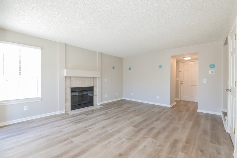 3,295/Mo, 3253 S Bahama St Aurora, CO 80013 Living Room View 3