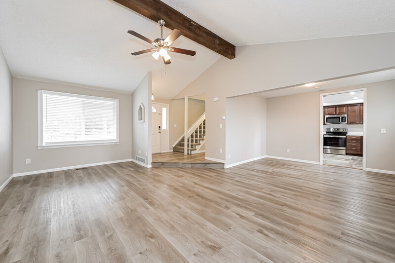 2,760/Mo, 3501 S Richfield Cir Aurora, CO 80013 Living Room View 2