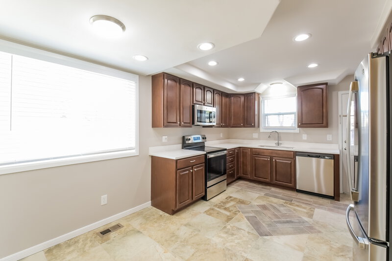 3,930/Mo, 3501 S Richfield Cir Aurora, CO 80013 Kitchen View