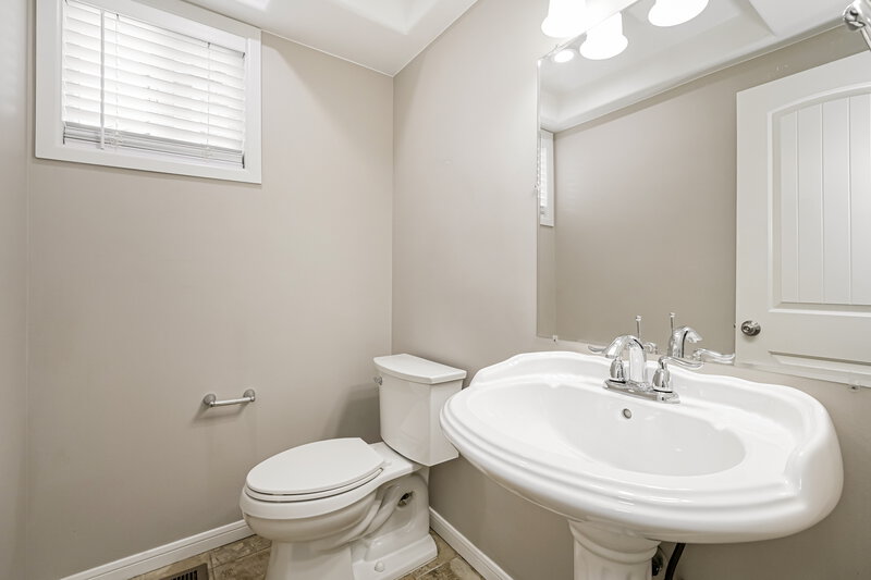 2,760/Mo, 3501 S Richfield Cir Aurora, CO 80013 Main Bathroom View