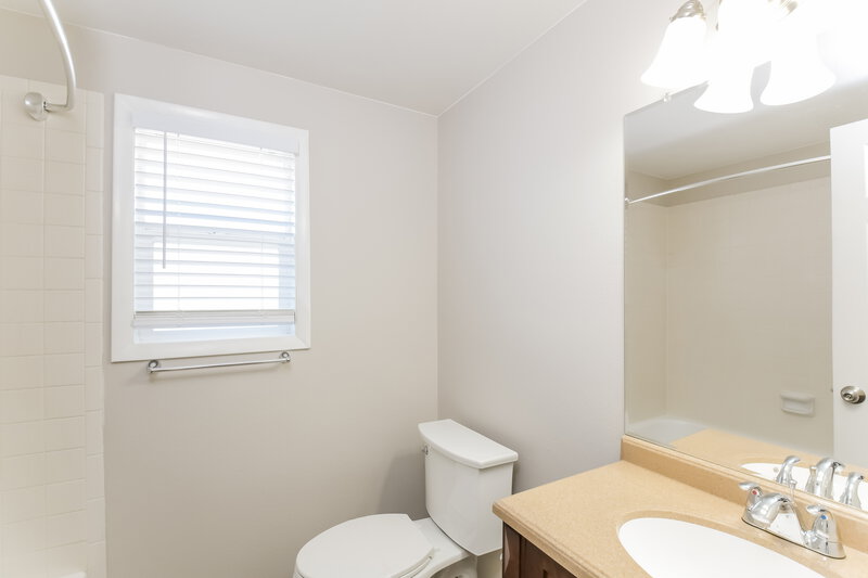 3,930/Mo, 3501 S Richfield Cir Aurora, CO 80013 Bathroom View