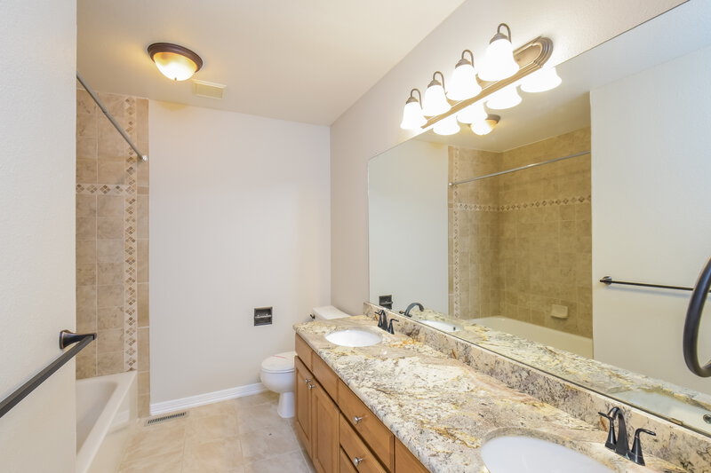 4,095/Mo, 6444 S Parfet St Littleton, CO 80127 Bathroom View