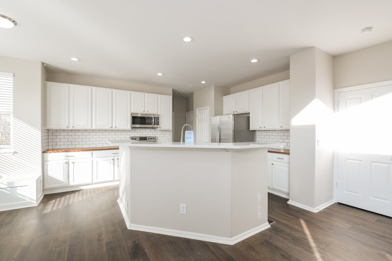 3,425/Mo, 12812 Newport Way Thornton, CO 80602 Kitchen View