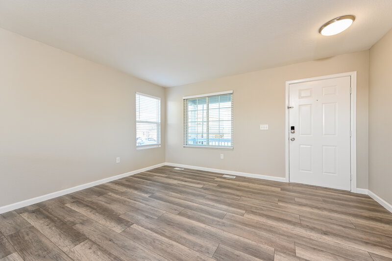 2,945/Mo, 6676 Fonder Dr Parker, CO 80134 Living Room View 2