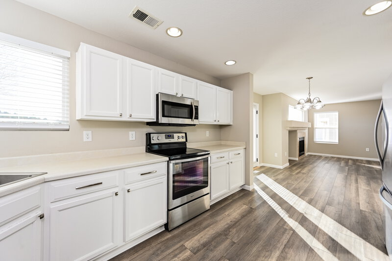 2,945/Mo, 6676 Fonder Dr Parker, CO 80134 Kitchen View 2