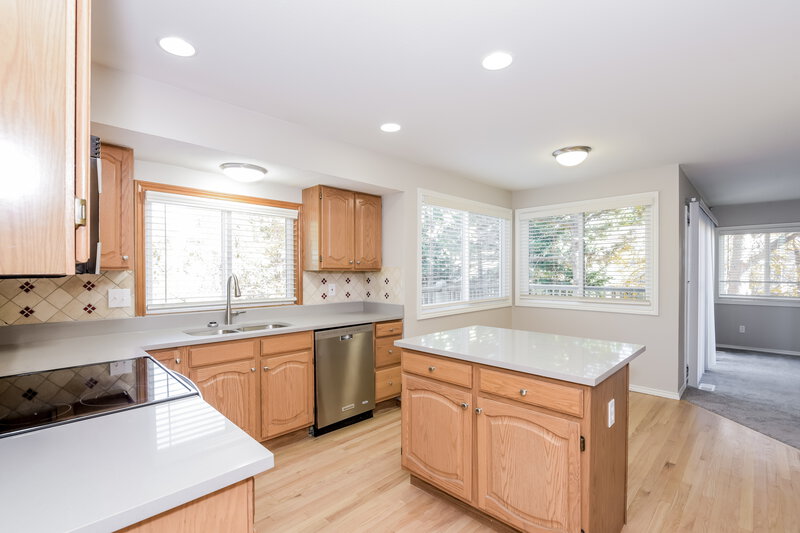 3,700/Mo, 7918 Berkshire Ln Castle Pines, CO 80108 Kitchen View