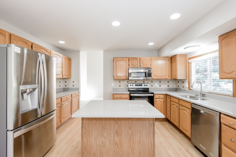 3,700/Mo, 7918 Berkshire Ln Castle Pines, CO 80108 Kitchen View 2