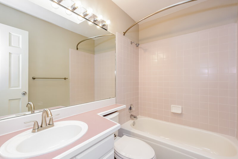 3,700/Mo, 7918 Berkshire Ln Castle Pines, CO 80108 Bathroom View 2