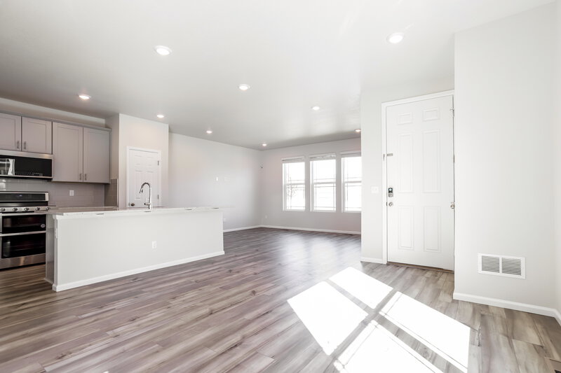 2,555/Mo, 877 Tarragon Rd Brighton, CO 80640 Dining Room View