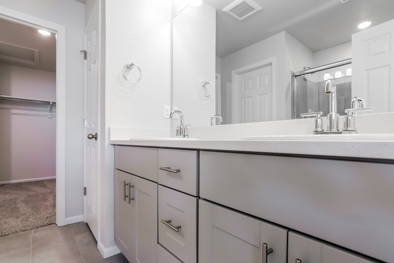 2,555/Mo, 877 Tarragon Rd Brighton, CO 80640 Main Bedroom View 3