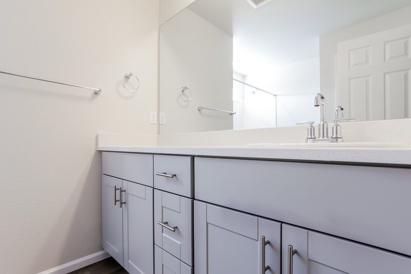 2,555/Mo, 877 Tarragon Rd Brighton, CO 80640 Bathroom View