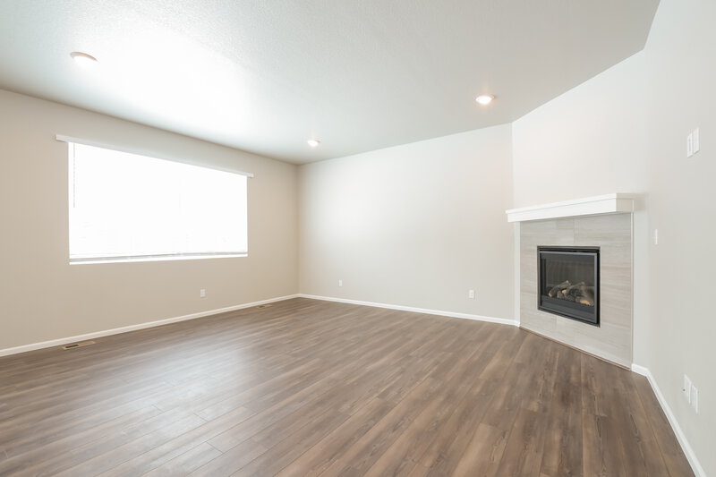 2,985/Mo, 9226 Rifle St Commerce City, CO 80022 Living Room View 2