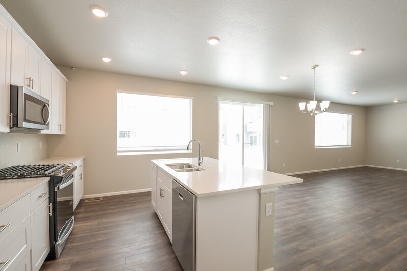 2,985/Mo, 9226 Rifle St Commerce City, CO 80022 Kitchen View