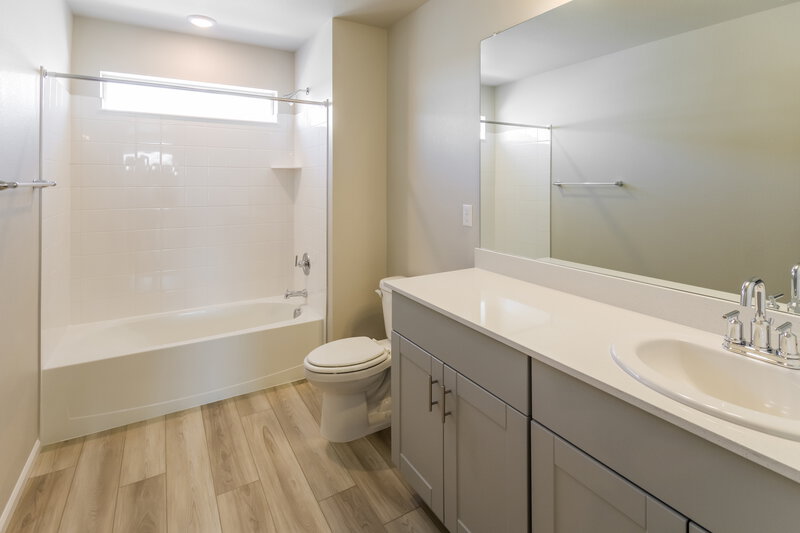 2,415/Mo, 9231 Rifle St Commerce City, CO 80022 Bathroom View 2
